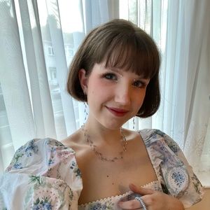 Meet your Posher, Katie